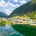 Διαμέρισμα Luxurioese Chalet-apartment By Interhome See