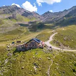 Διαμέρισμα Luxurioese Chalet-apartment By Interhome See